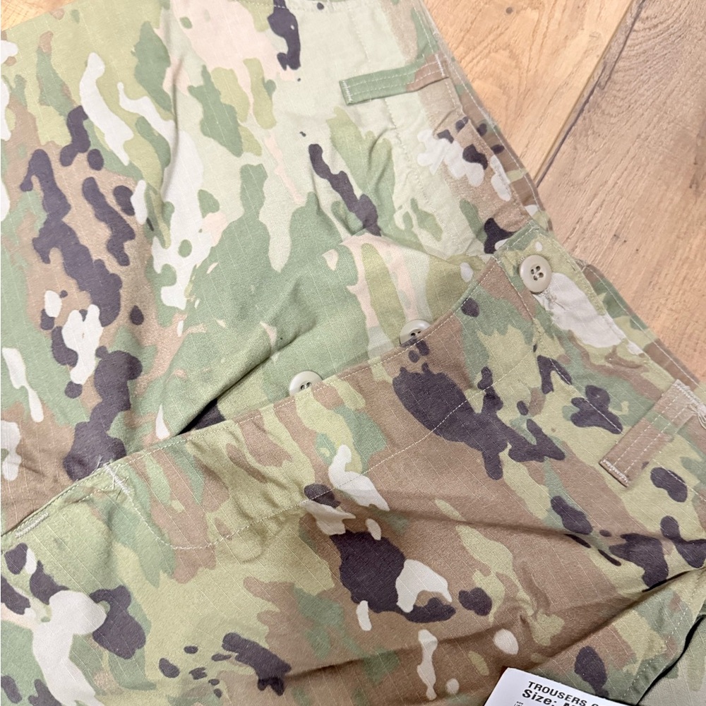Fatigue Camo size medium pants brand new